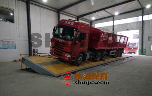 側(cè)翻臺試驗機(jī)